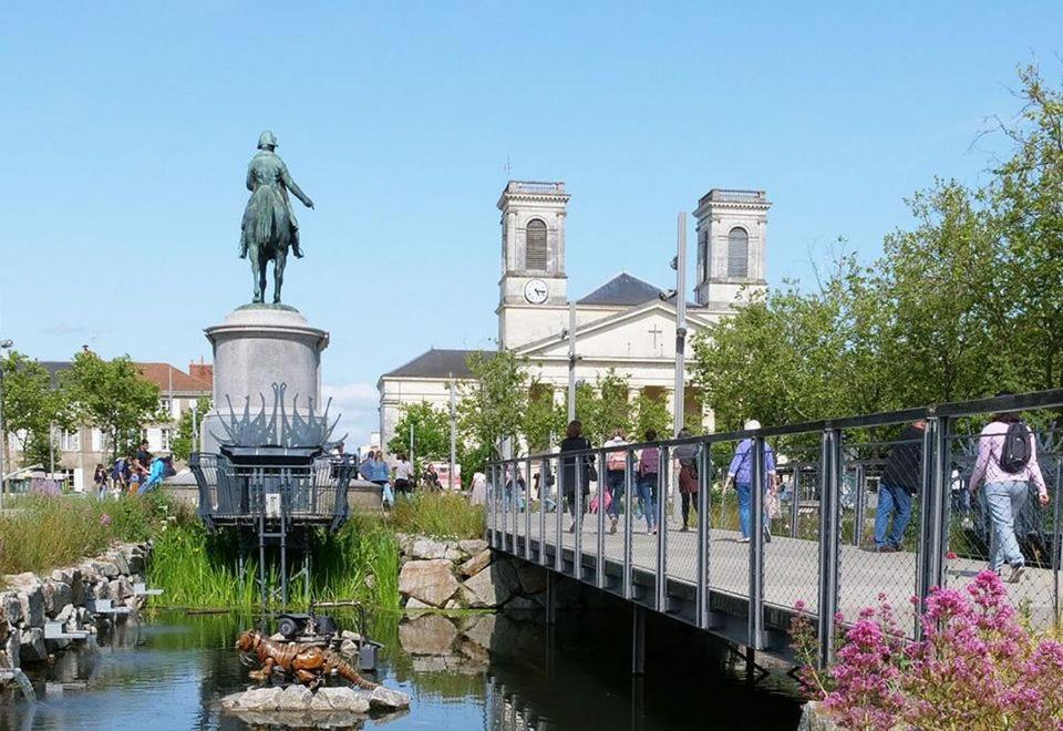 Maloca' Joffre La Roche-sur-Yon Exteriör bild